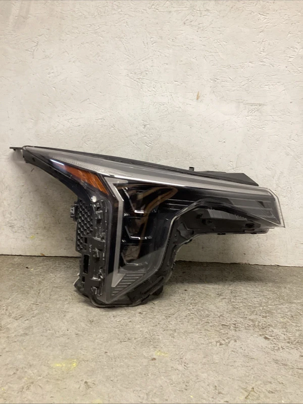 2025-2026 KIA K4 HEADLIGHT RIGHT RH PASSENGER SIDE HEADLIGHT OEM 92102GG140