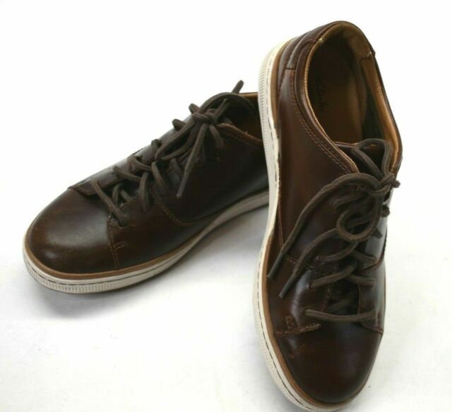 brown leather clarks