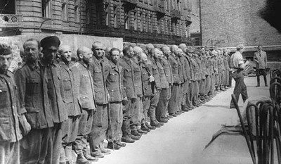 Line of German soldiers with their heads shaved were captured by P- Old Photo