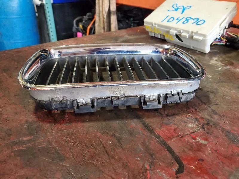 Parrilla superior derecha pasajero para BMW 318i 522978 92-96 Foto 3 de 4