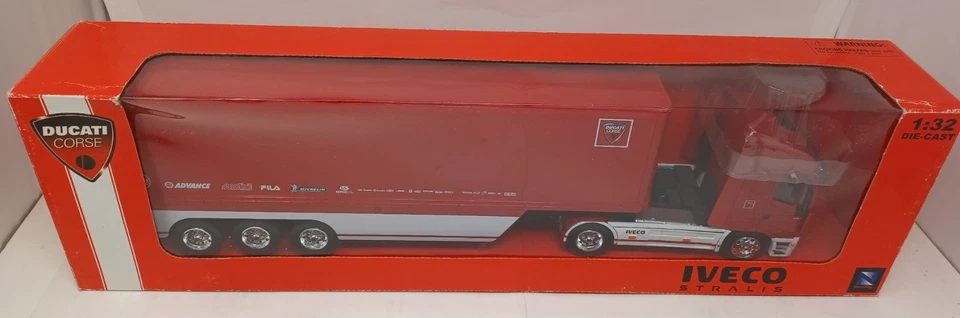 Camión de larga distancia NewRay DUCATI Course IVECO Stralis diecast 1:32 Foto 2 de 3