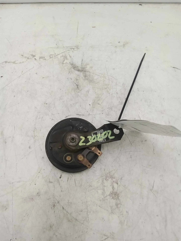 Bocina Geo Metro 89-94 usada OEM Foto 3 de 4