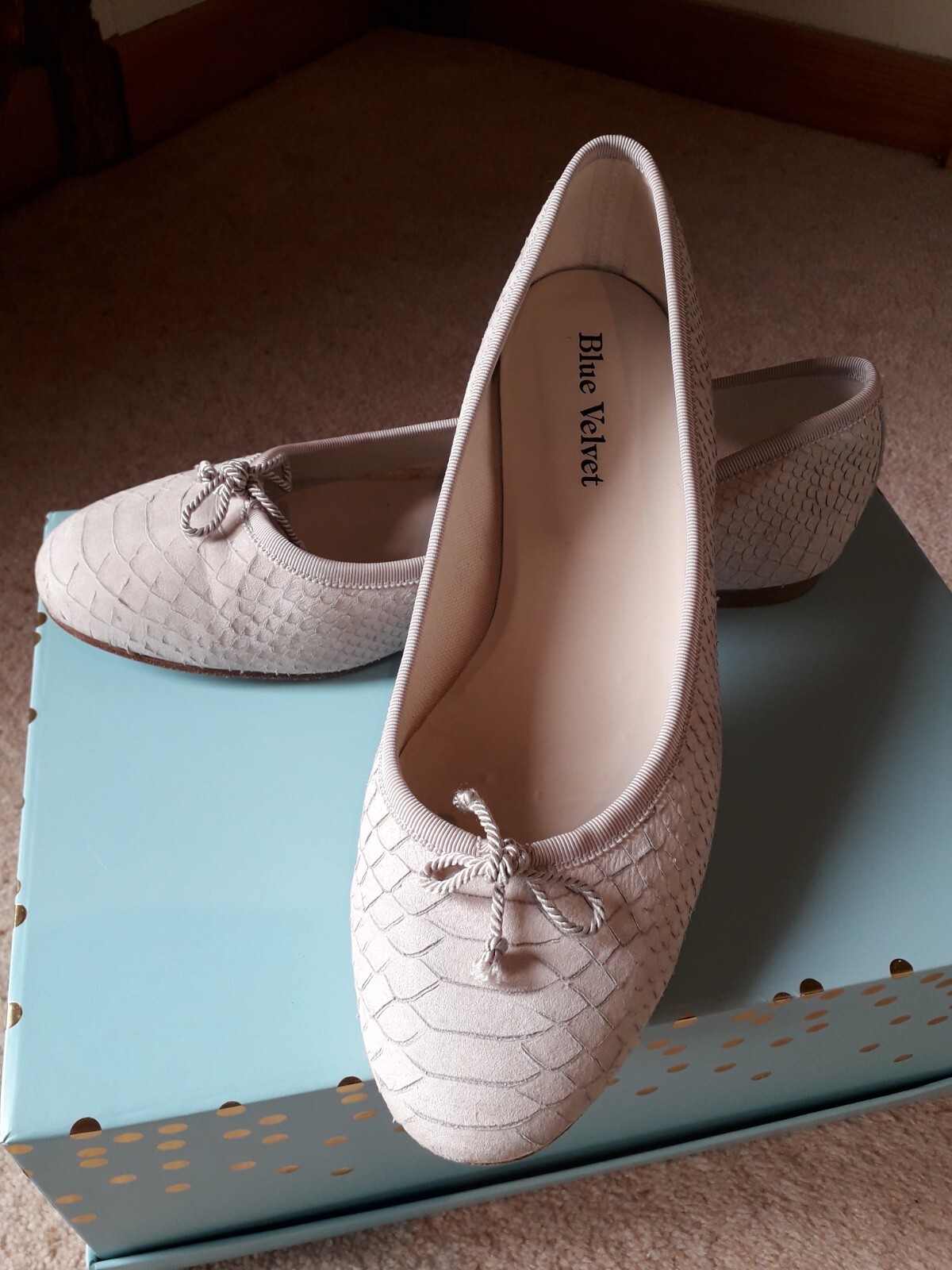 Blue Velvet Cream Suede/Leather Ballet Pumps size 40