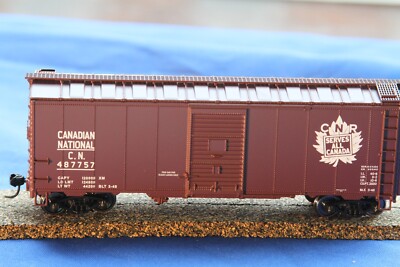 Walthers MainLine 910-1336 Canadian National CN 487757 40' AAR 1944 Boxcar