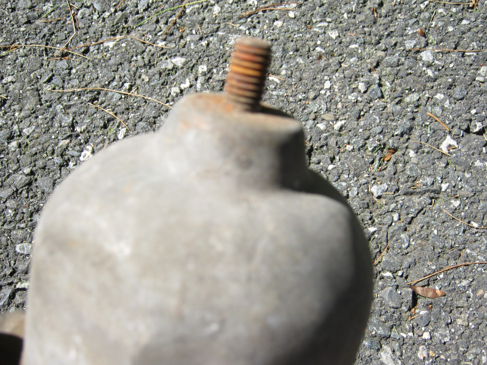 One locking bracket retainer for 1991 Buick Roadmaster locking wire spoke hubcap