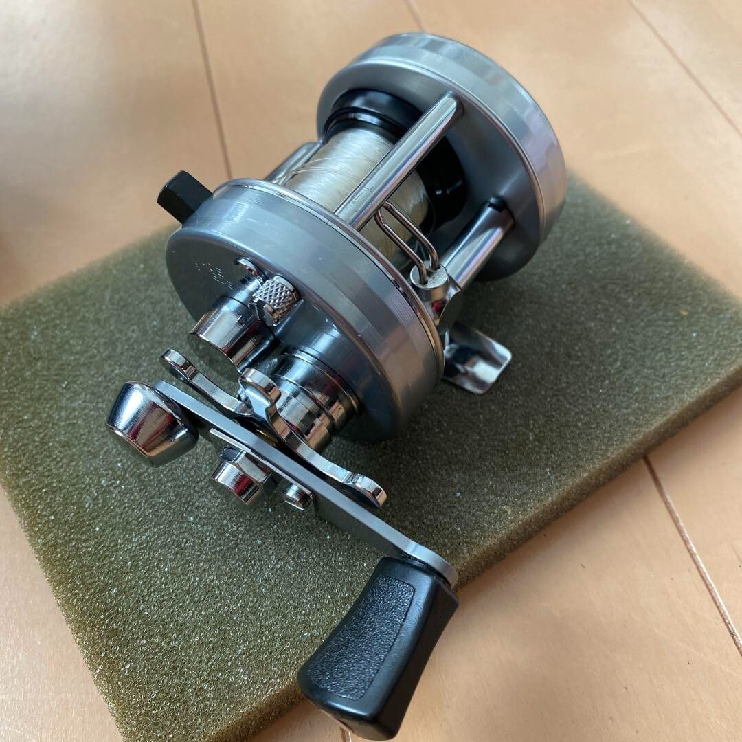 Abu Garcia Ambassador 2500CI Silver Instant Anti-Reverse Used from