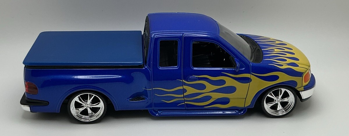 Welly Ford F*150 Pick-Up Tuning Blau Mit Flammen 10 Produktbild-Vorschau 2