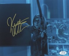Katherine Kat McNamara Arrow Autographed Signed 8x10 Photo ACOA