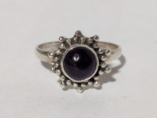 VINTAGE STERLING SILVER PURPLE AMETHYST SIZE 9 ORNATE FLOWER DESIGN RING 925