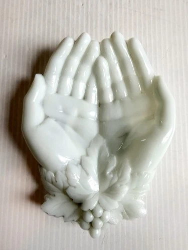 Vtg Westmoreland White Milk Glass Open Hands w/ Grapes Soap Trinket Jewelry Dish