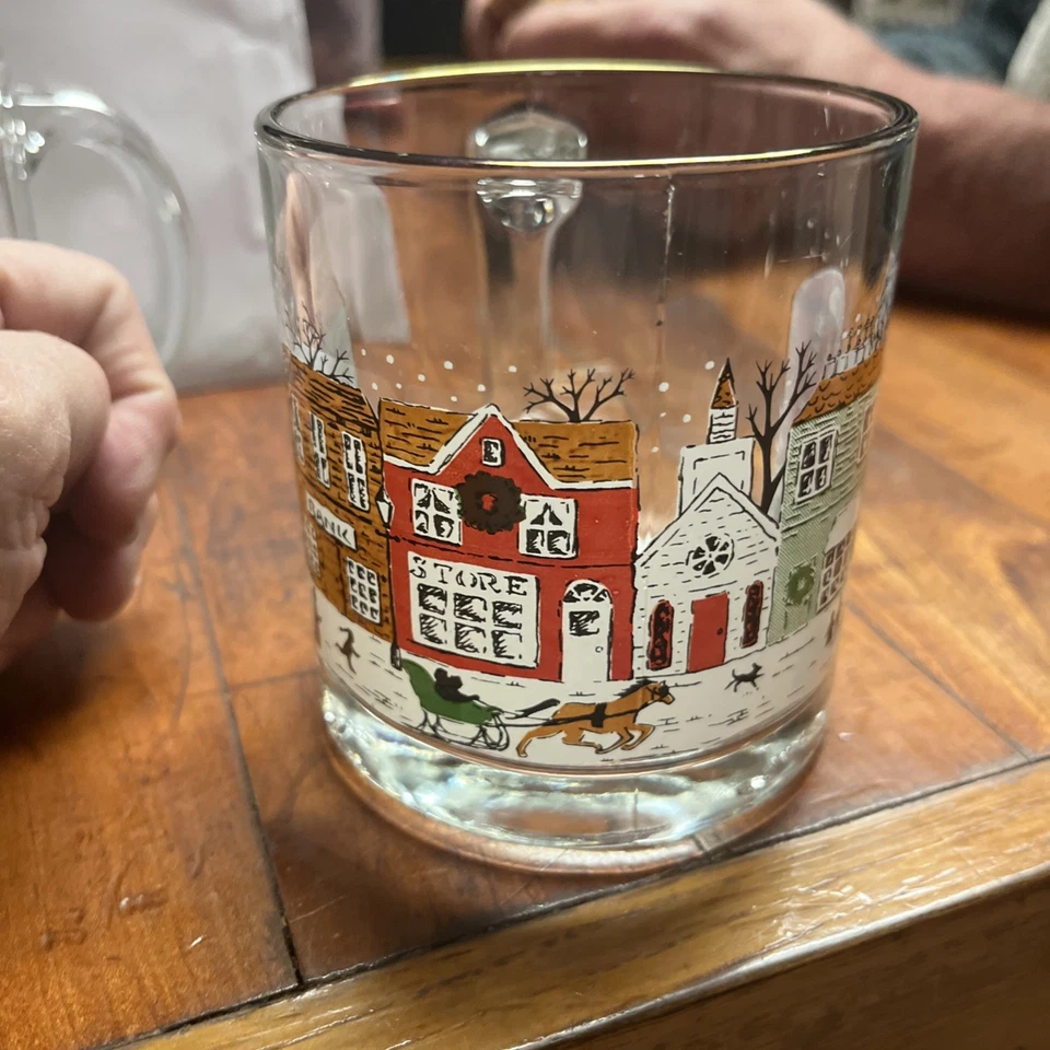 Juego de 4 tazas de vidrio Libbey Christmas Village nieve invierno escena, hechas en EE. UU. Foto 3 de 3