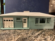 Plasticville 1705-129 Ranch House, O Scale Turquoise with White Roof, New in Box