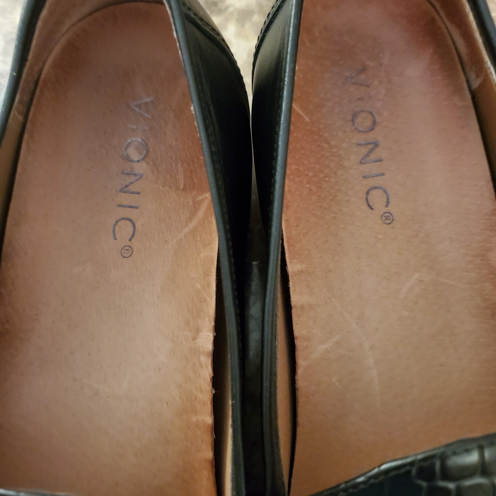 Vionic  sz 9 Waverly Croc Penny Loafer Black Leather wmn Academia Work Classic