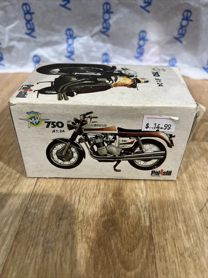 Polistil MV Agusta 750 GT55 de colección todavía en caja original escala 1:24 Foto 2 de 4