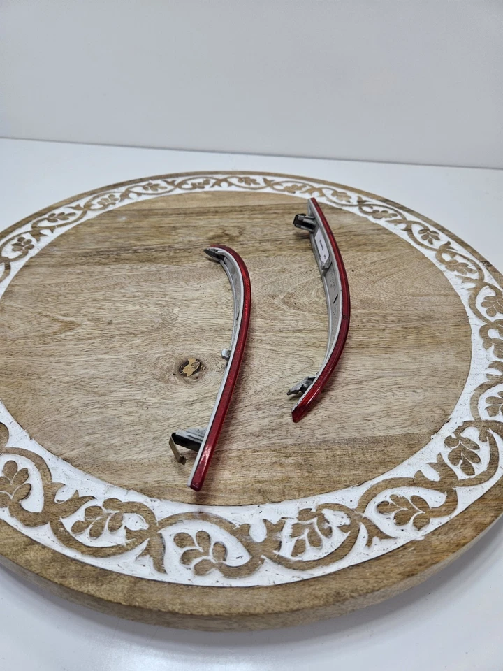 2008 宝马 535xi 后左右发动机标志反射器套装原始设备制造商 — 第 2/4 张图片