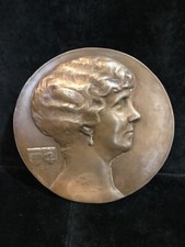 Gro&szlig;es Bronze Relief Frauenportrait Jugendstil  1913 von Karl Koschann DM 31 cm
