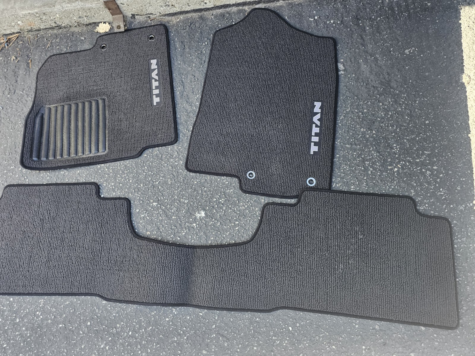 New OEM Black 3 Piece Floor Mats Nissan Titan XD 20162021 999E2W5002