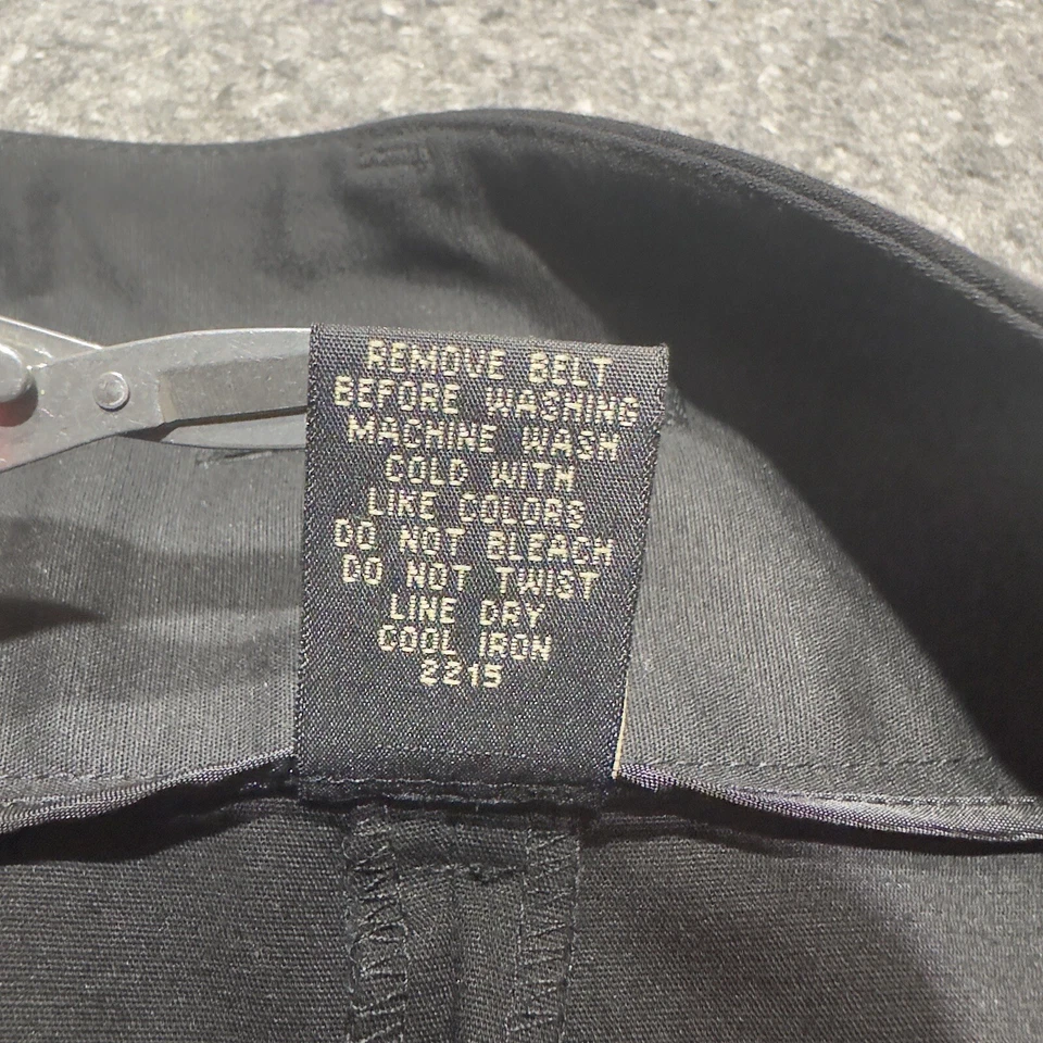 Saia Rafaella Feminina Preta Frente Plana Traseira Fenda Comprimento do Joelho Linha A Tamanho 12 - Imagem 2 de 4