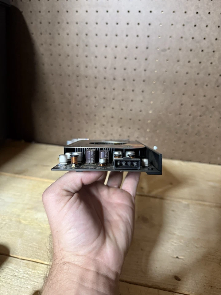 XFX NVIDIA GeForce 7900 GT 256MB Express x16 Graphics card - Image 4 of 4