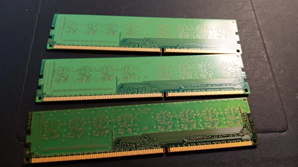 SAMSUNG M378B5173EB0-CK0 12GB (3x4GB) PC3-12800U DDR31600MHZ DESKTOP MEMORY RAM - Image 3 of 3