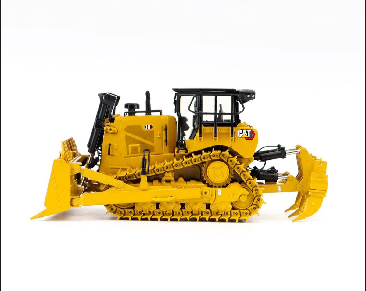 Diecast Masters 85757 CAT D8 Track-Type Tractor Dozer Scale