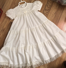 VTG White Christening Gown Dress w/Bows and lace trim, Sz. 6/mo's. 13-16 lb's