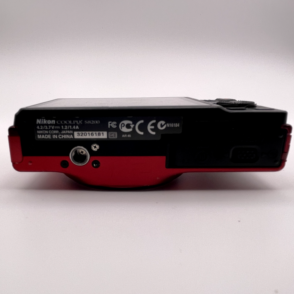 Nikon COOLPIX S8200 16.0MP Digital Camera Red – Screen Is Blurry