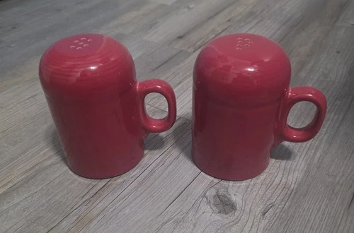 RANGETOP SALT PEPPER SHAKERS scarlet red RANGE TOP FIESTA
