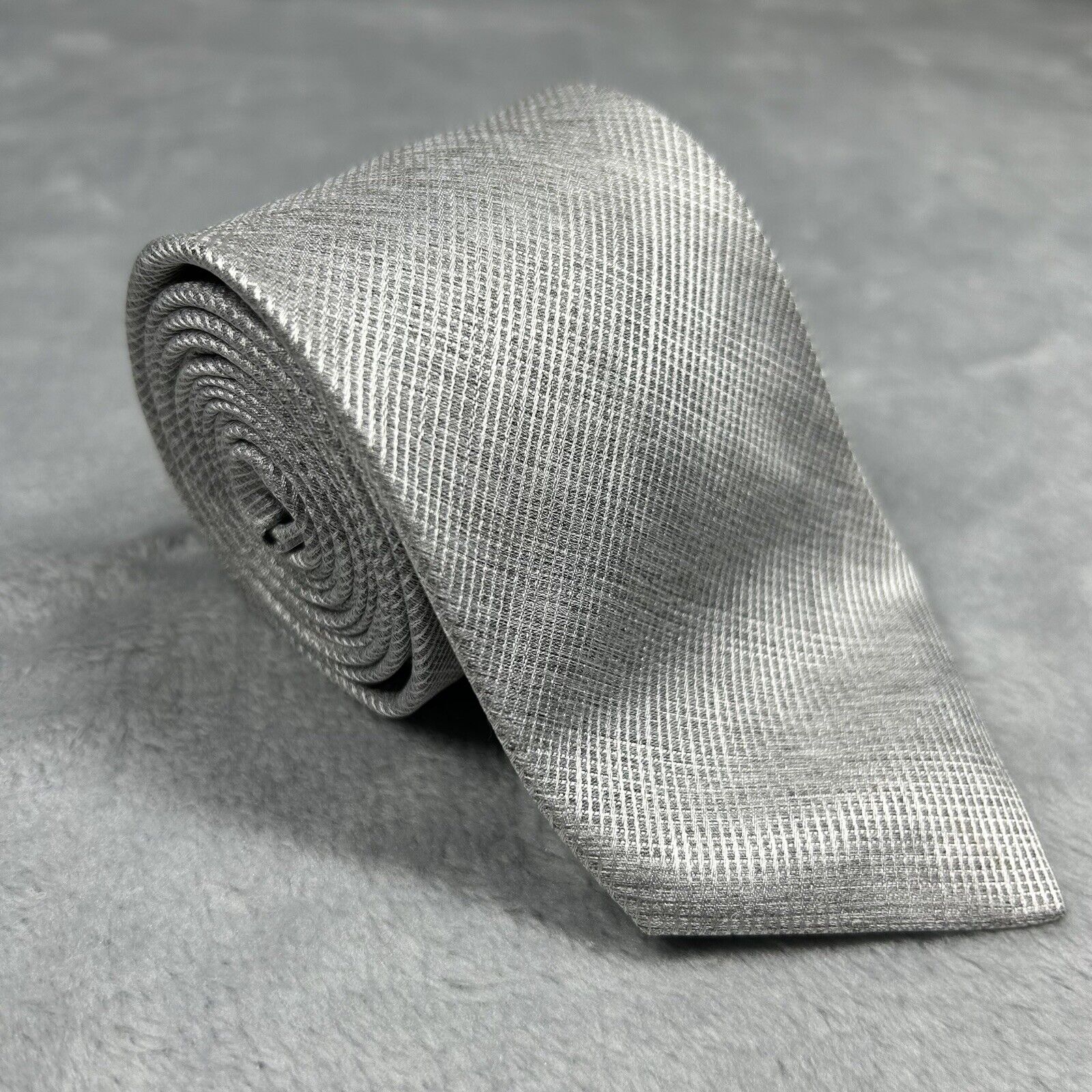 NWOT Calvin Klein Men's Silk Blend Tie ~ Silver~ Micro Texture - Spring Color
