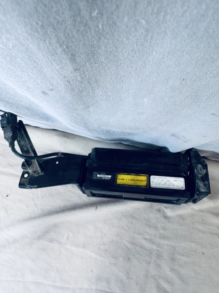 Sensor radar distancia control crucero adaptativo Infiniti QX56 05-10 28437-7S615 Foto 4 de 4