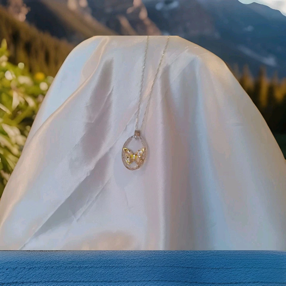 🦋 Shimmer & Soul - Collar Mariposa Oro Escarcha ✨💖 El Regalo Perfecto Foto 2 de 4