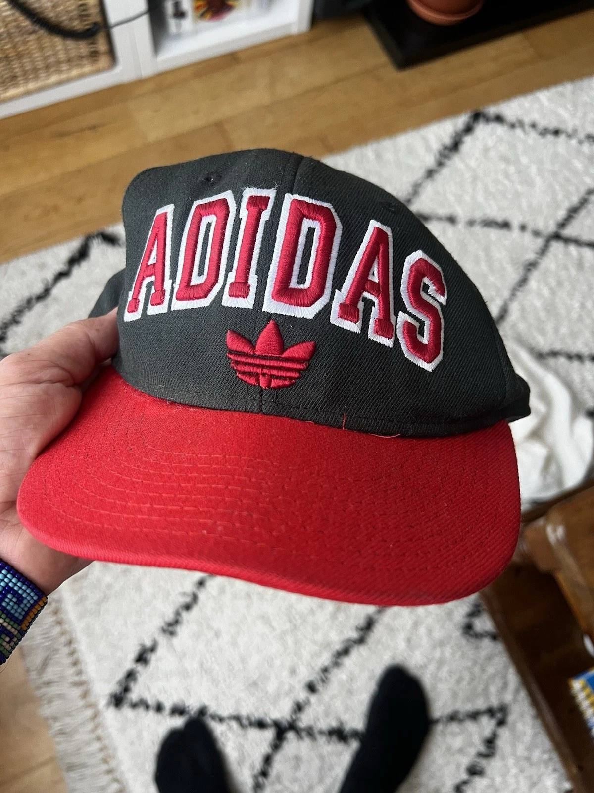 Cappello Berretto Adidas Rosso Nero Snapback Ds Flat Bill Enormi Lettere Veloce Vintage anni 80