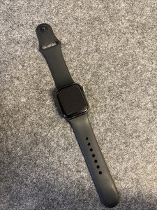 Apple Watch Series 4 40mm Aluminiumgehäuse Space Grau Ersatzteilspender Defekt