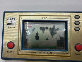 NINTENDO  GAME & WATCH FIRE Wide Screen FR-27 1981, black spots on Screen