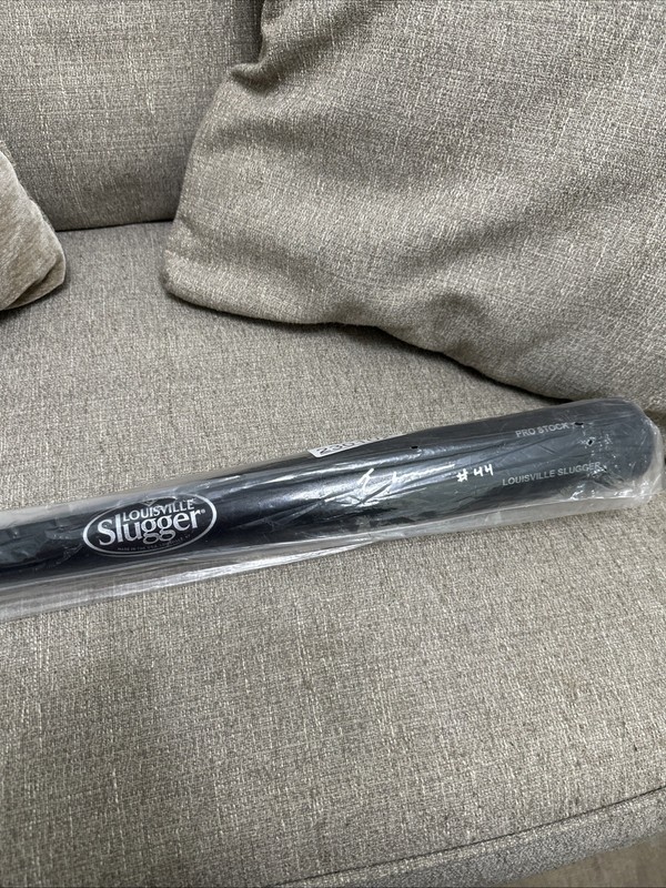 Elly de La Cruz Cincinnati Reds Autographed Louisville Slugger Bat. Beckett COA