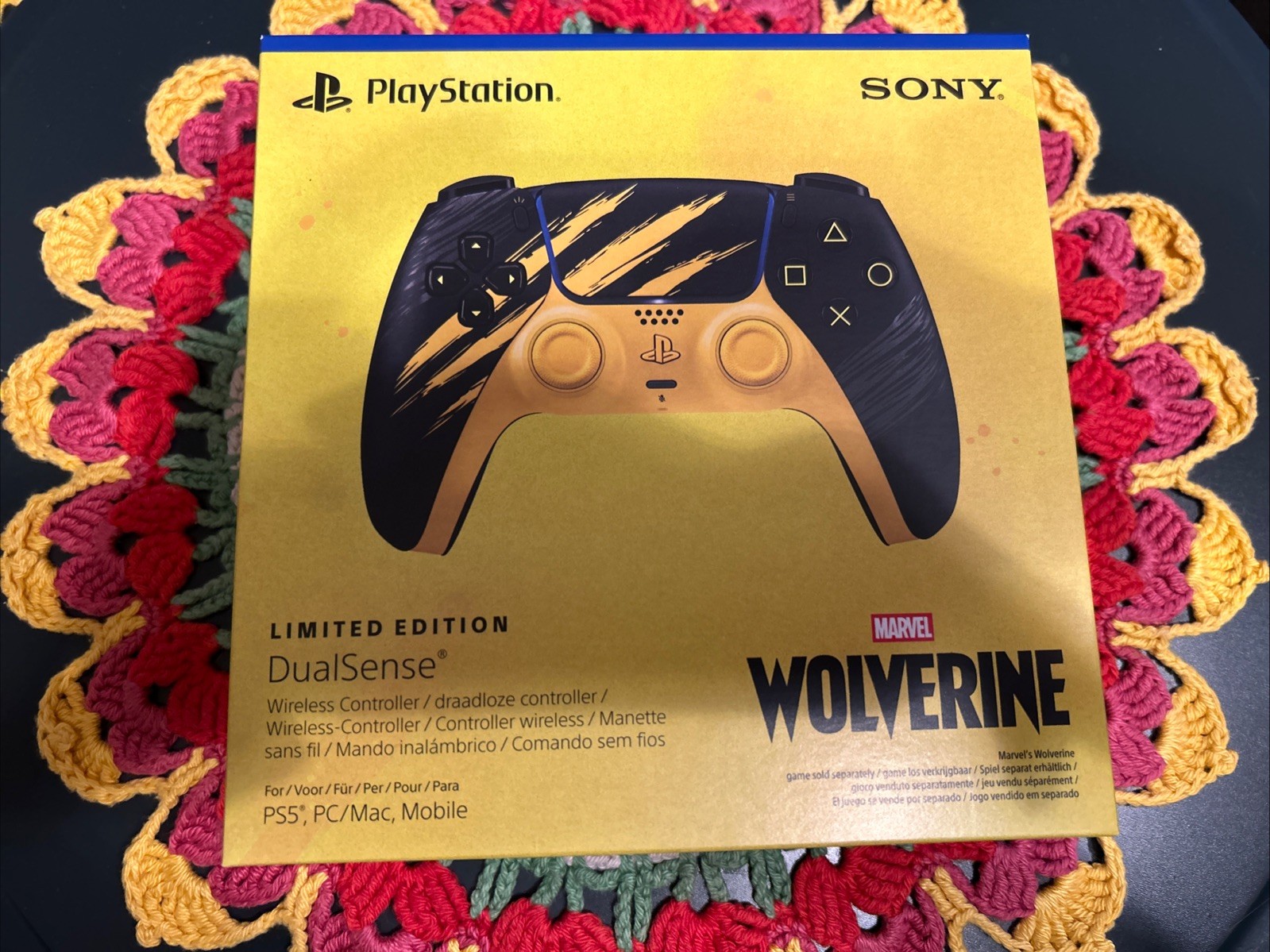 DualSense® Wireless Controller Marvel’s Wolverine Battle Yellow Limited Edition - Image 4