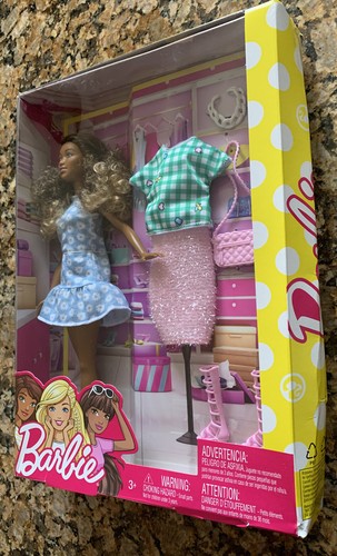 Barbie Doll & Fashions Brunette Set Imperfect Package - Picture 2 of 12