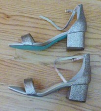 Women's dress sandals