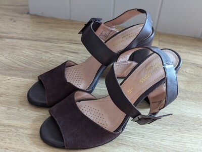 Next schokoladenfarbene Riemchensandalen mit Absatz Wildleder und Leder brandneu UVP 45 £ UK 7 