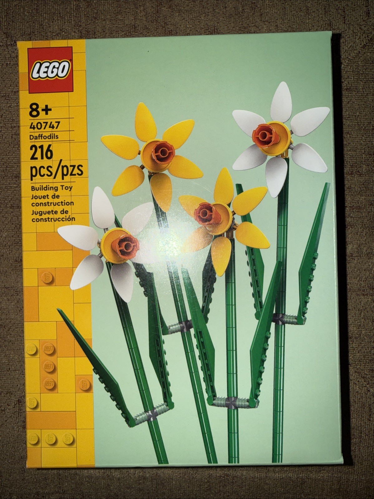 LEGO 40747 Daffodils - Building Toy for Kids, Girls and Boys