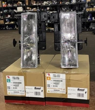 Eagle Eyes GM073-B001L & GM073-B001R Headlight Pair LH RH Chevy GMC C/K Tahoe thumbnail 1