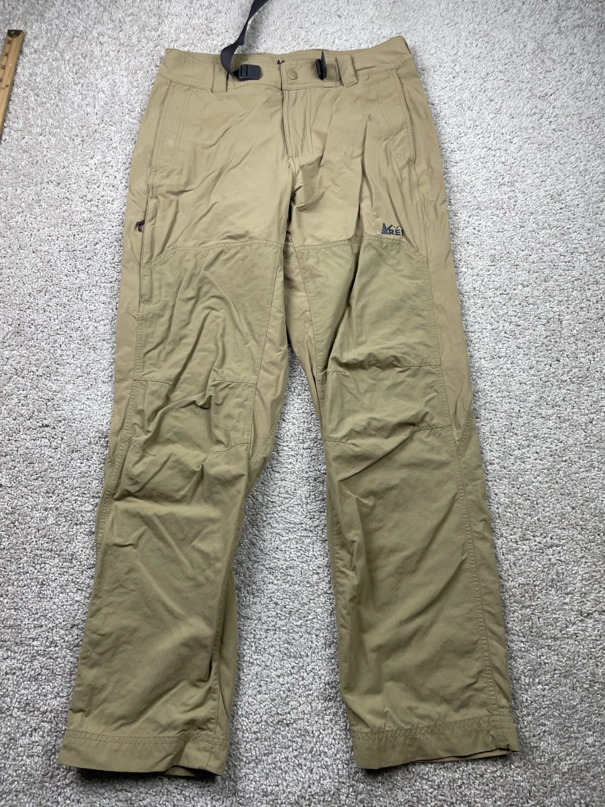 REI Pants Mens 32x32 Fits 31x30 Beige Double Knee Vented Outdoor Hiking Belted