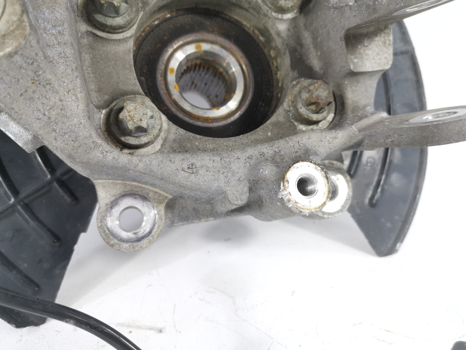 17-20 MASERATI Levante REAR LEFT DRIVER SIDE SPINDLE KNUCKLE WHEEL HUB BEARING