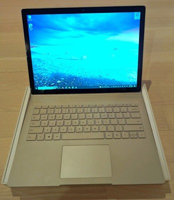 Microsoft Surface Book 2 13.5'' Touchscreen (256GB SSD Intel Core i5-7300U 8GB
