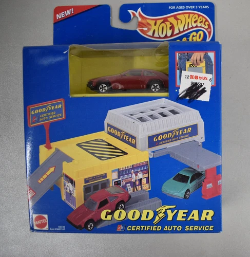 1995 Hot Wheels Sto & Go Goodyear Certified Auto Service new