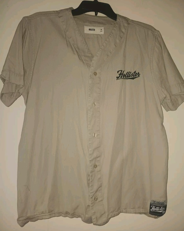 Mens hollister button up Shirt Size Med .Wow$ 1.99