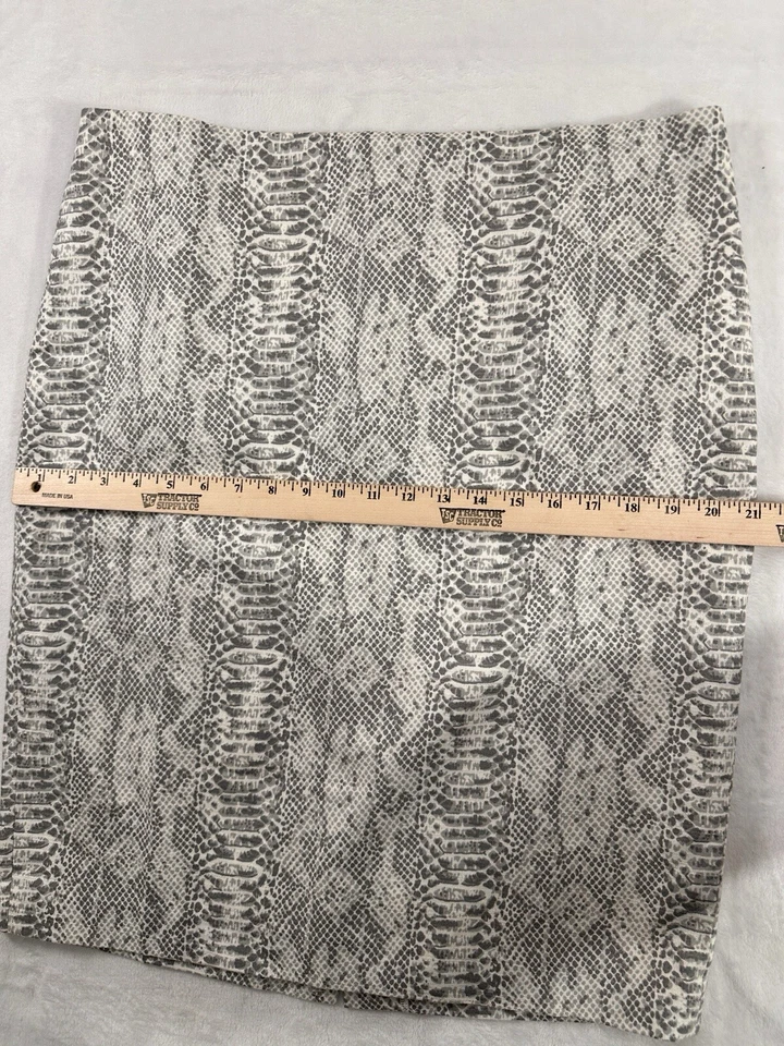 Falda Ann Taylor Gris Línea A Lápiz Recto Estampado Piel de Serpiente Hasta la Rodilla Foto 4 de 4