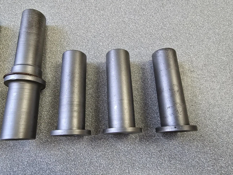 BONITO LOTE DE 11 TUERCAS DE MONTAJE DE CULATA ORIGINALES USADAS PORSCHE 356 PRE A NLA Foto 4 de 4