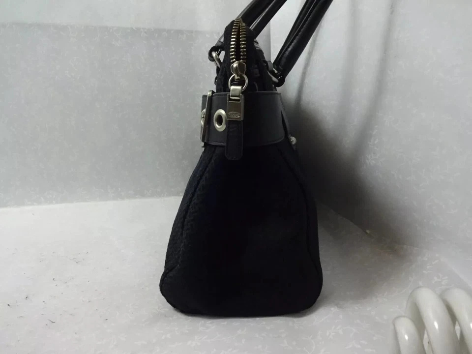 Bolso de Mano Talbots Para Mujer Negro Mediano con Cremallera Informal Hebilla Acento Foto 3 de 4