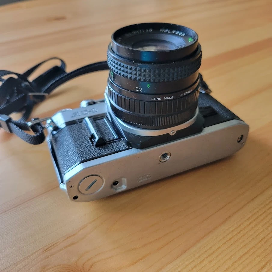 Cámara fotográfica Canon AT-1 35 mm SLR + lente macro FD 28 mm f/2,8 - de colección sin probar Foto 3 de 4